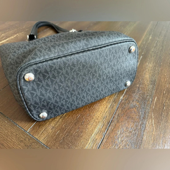 Michael Kors jet set tote bag - Picture 9 of 13